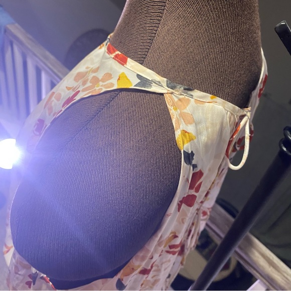 Grade & Gather, large, sleeveless women’s blouse, multiple tieback, floral - Picture 6 of 16